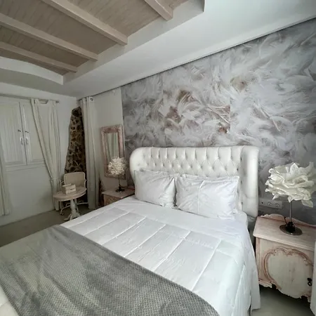 Almyra * Ornos (Mykonos)